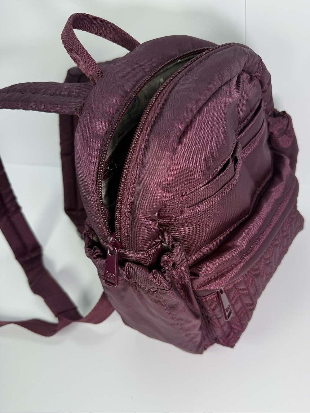 LUG Orbit Mini adjustable backpack Shimmer Wine Burgundy Purple - Picture 12 of 16